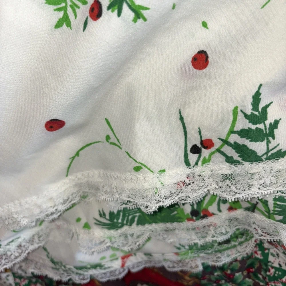 Vtg Christmas Linen Lot Kitchen Towel‎ oval Table Cloth quilted throw apron